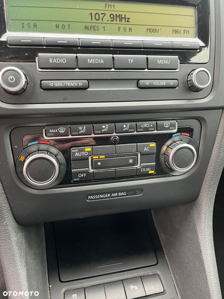 Volkswagen Golf 1.6 TDI DPF Highline - 26