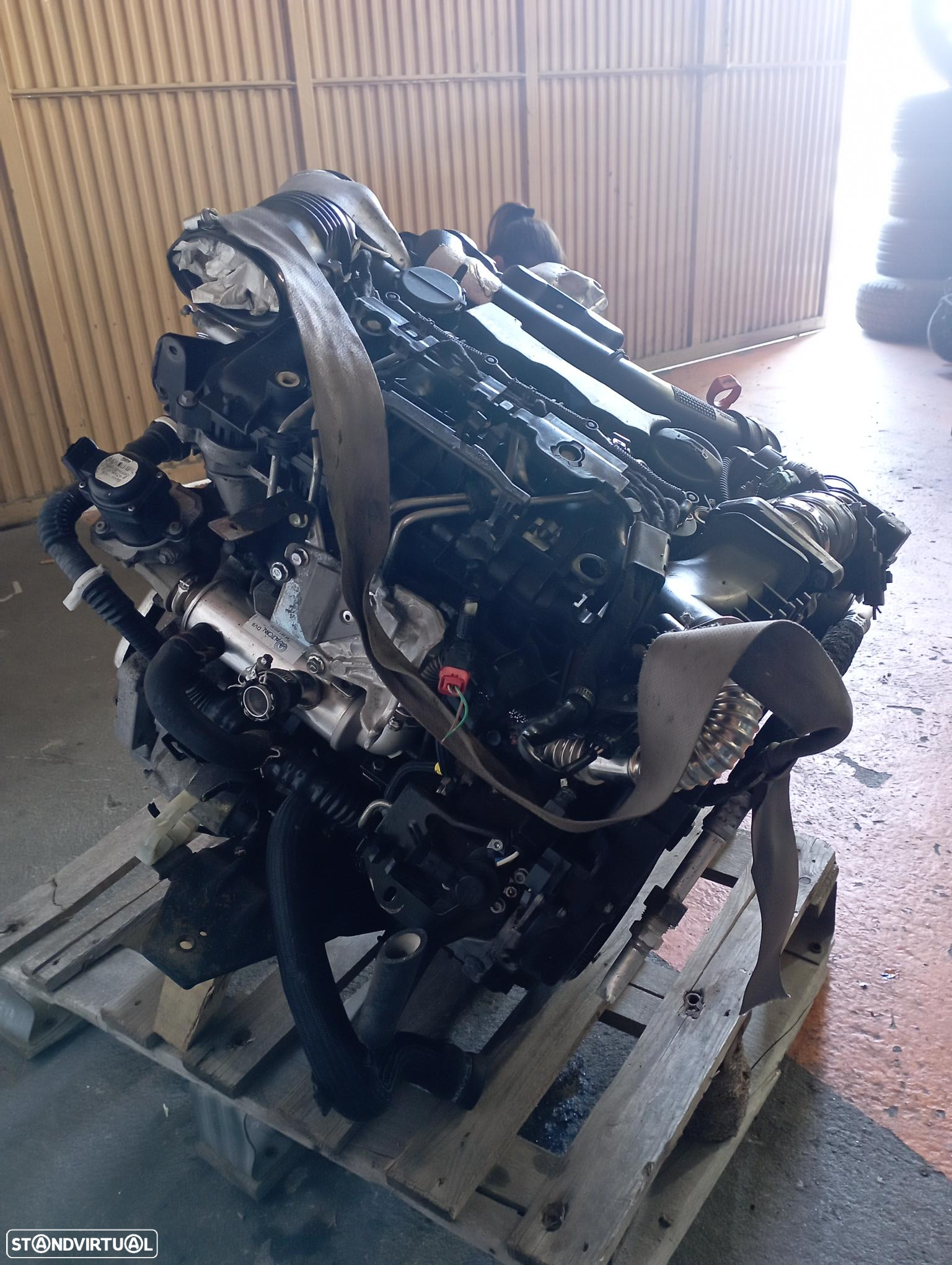 Motor Santana 300/350 1.6 Hdi Ref: 9HX - 3
