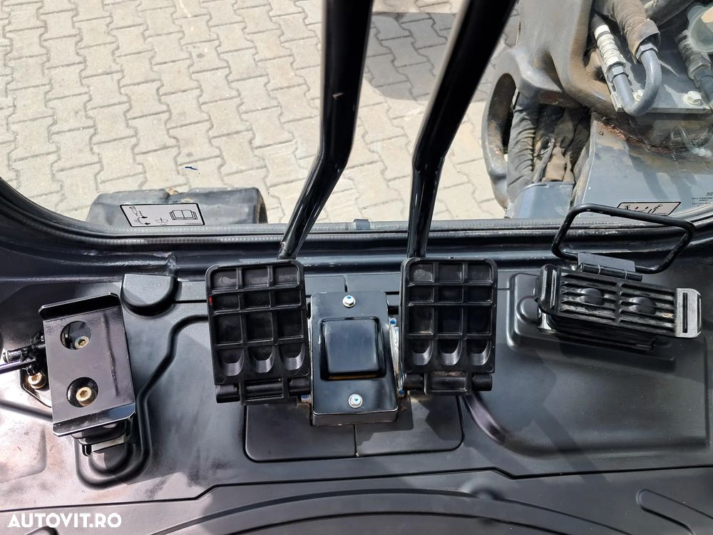 Hitachi ZX48-6 ZAXIS 48U DOUA CUPE , PICON SI LAMA TIP BULDOZER - 23