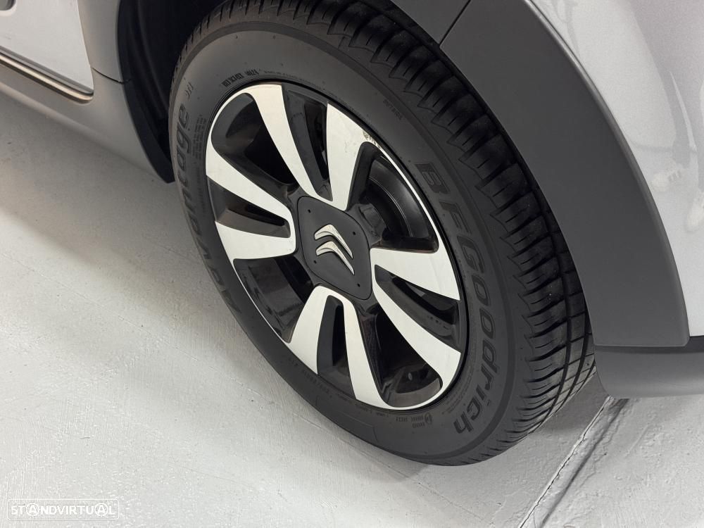 Citroën C3 1.2 PureTech Shine - 21