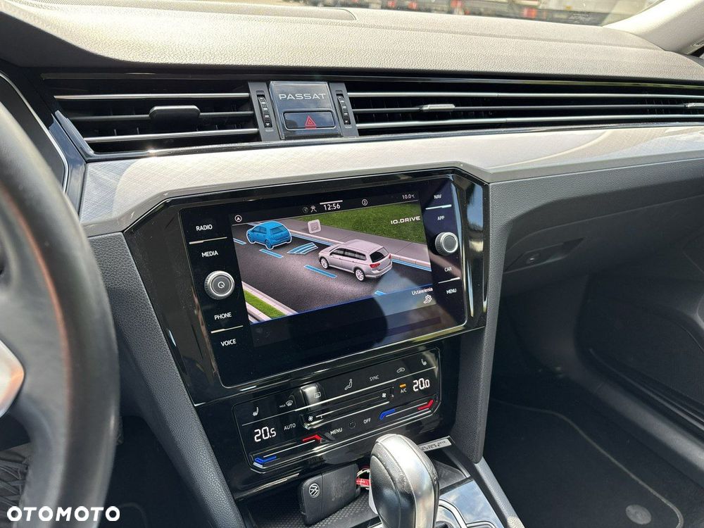 Volkswagen Passat - 22