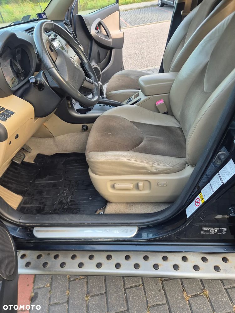Toyota RAV4 - 13