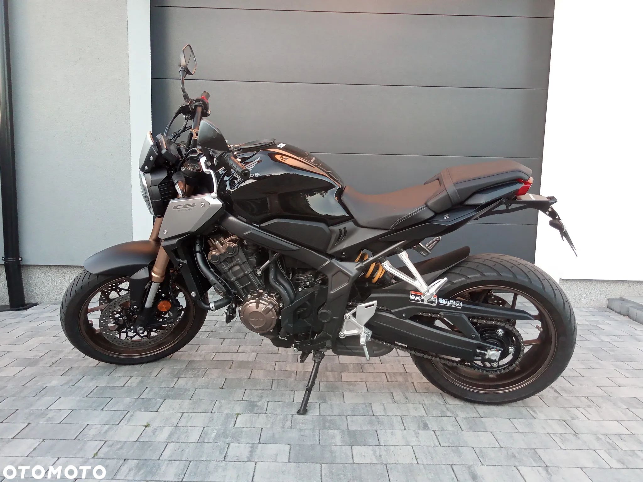 Honda CB - 1