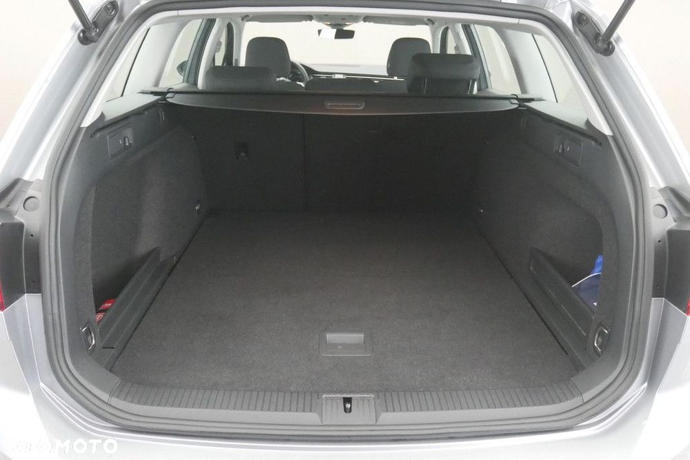 Volkswagen Passat Variant 1.5 TSI EVO Essence DSG - 16