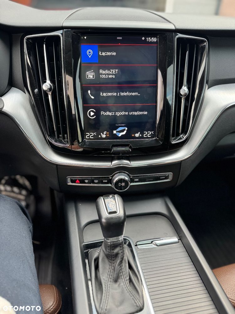 Volvo XC 60 T5 Momentum Pro - 21