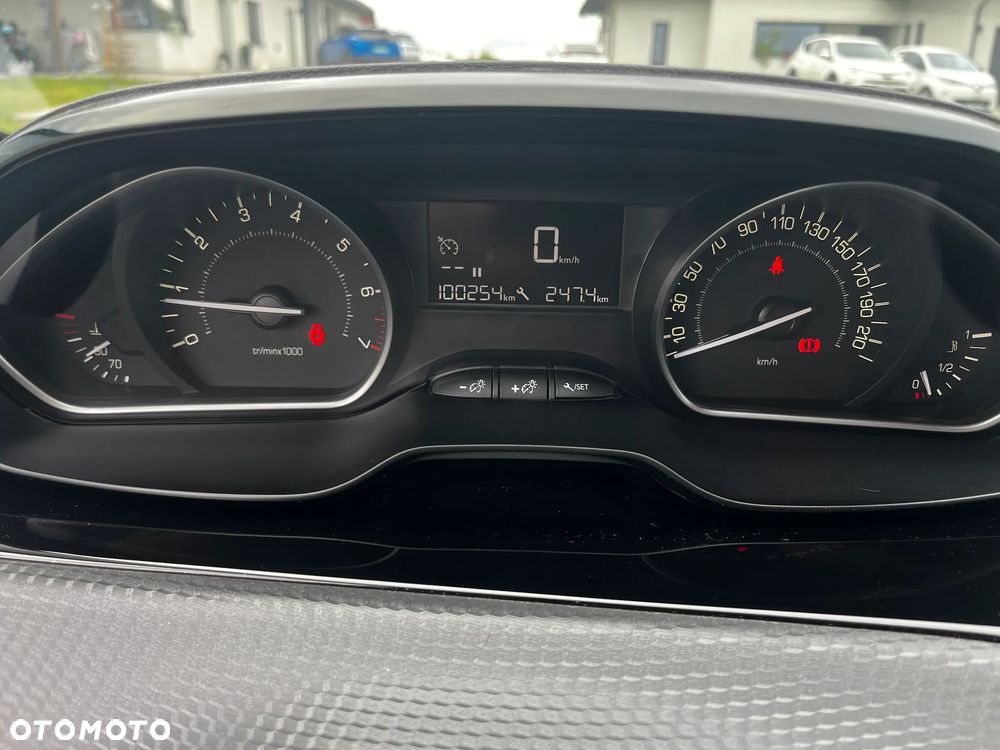 Peugeot 2008 PureTech 82 Style - 25