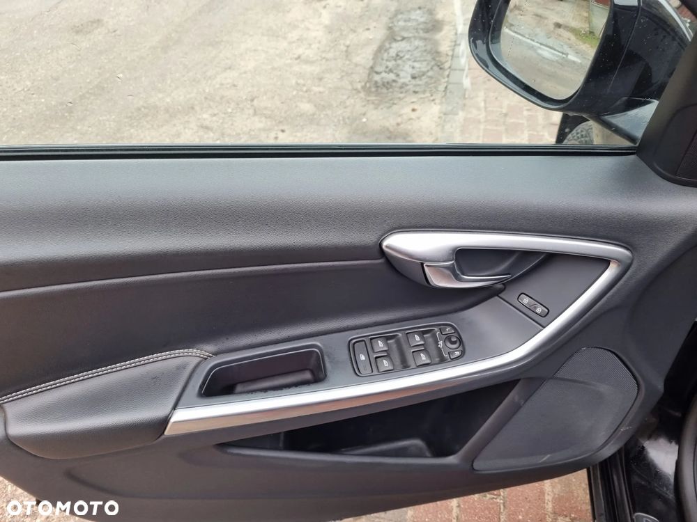 Volvo V60 D2 Drive-E Momentum - 15