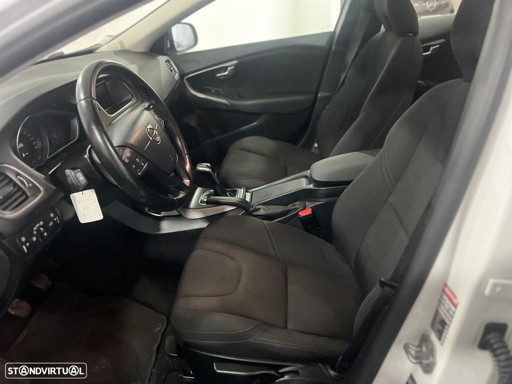 Volvo V40 2.0 D2 Momentum - 10