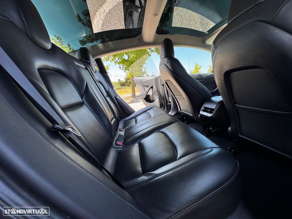 Tesla Model 3 - 10