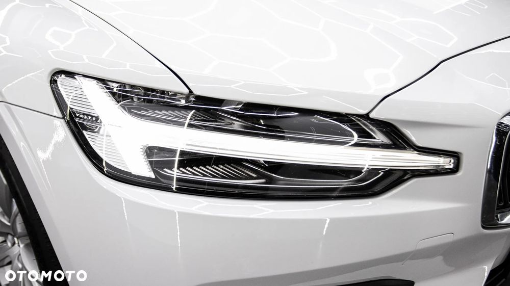 Volvo V60 B3 B Momentum Core - 11