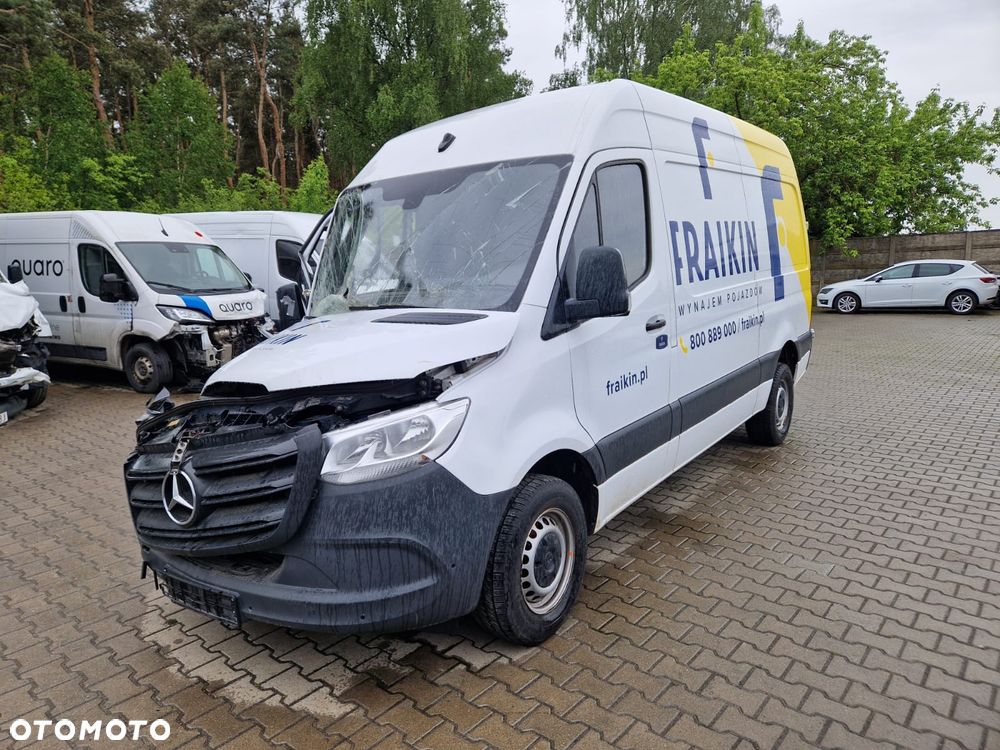Mercedes-Benz Sprinter - 11