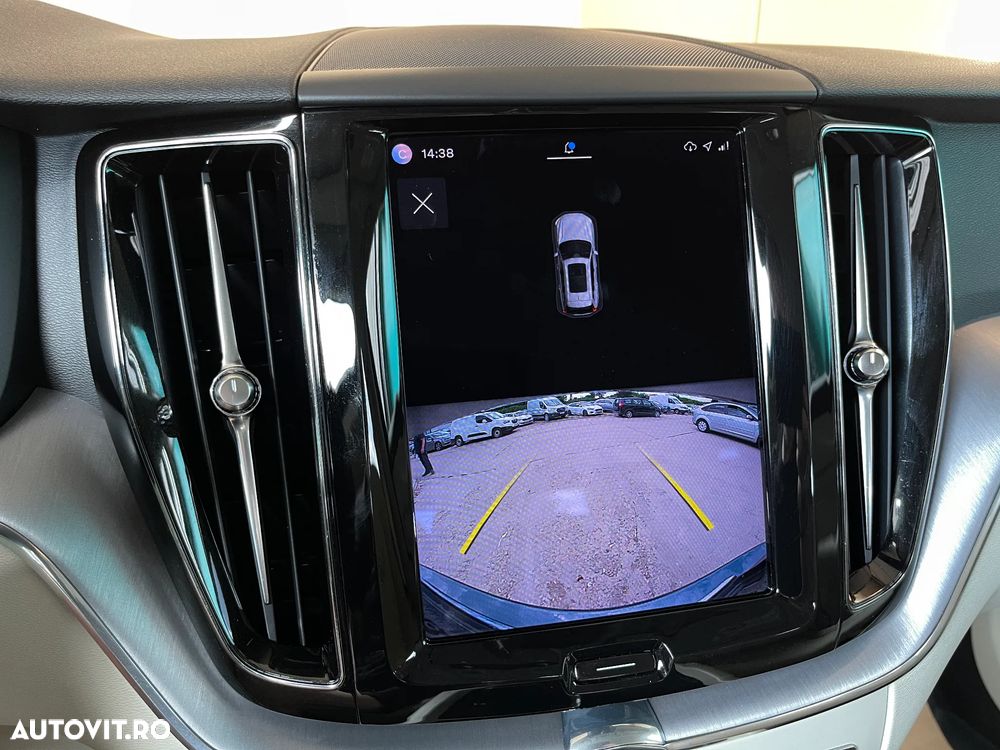 Volvo XC 60 B4 MHEV AT8 AWD Momentum - 14