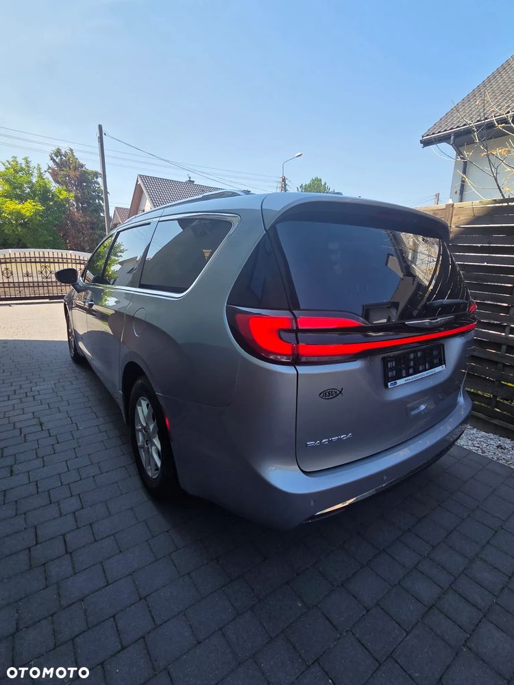 Chrysler Pacifica - 10