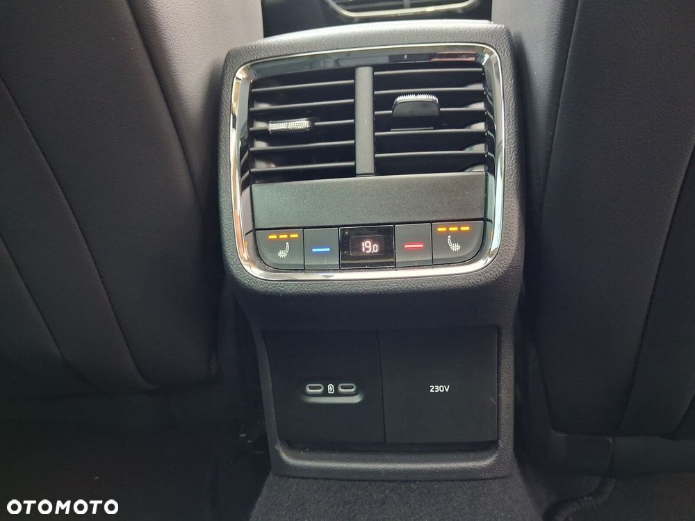 Skoda Octavia 2.0 TDI 4x4 Scout DSG - 20