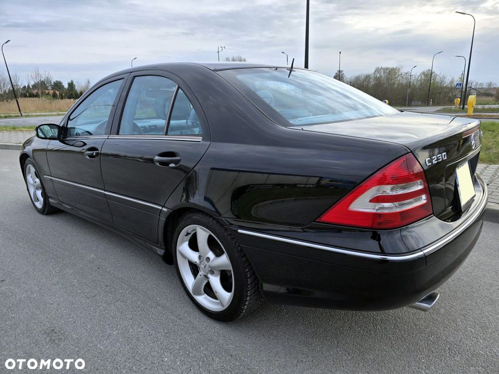 Mercedes-Benz Klasa C 230 7G-TRONIC Avantgarde Sport Edition + - 29