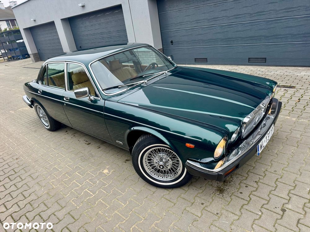 Jaguar XJ - 11
