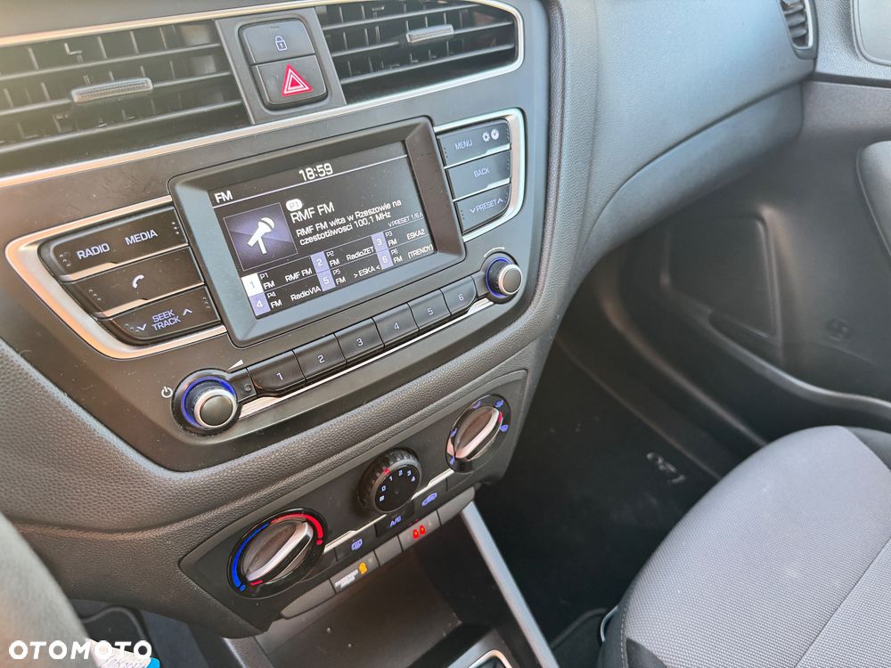 Hyundai i20 1.2 - 8