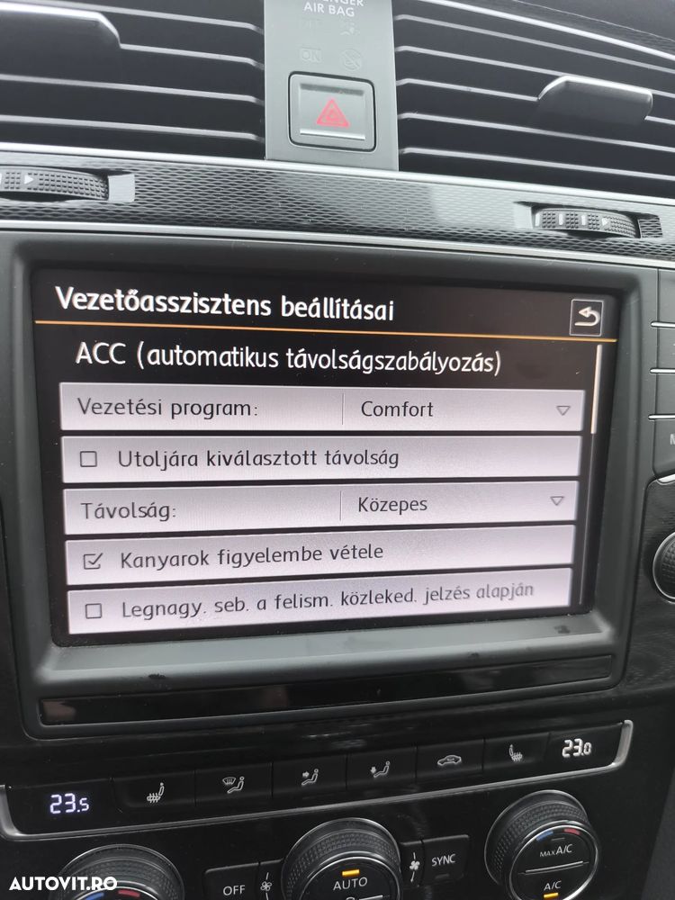 Volkswagen Golf - 8
