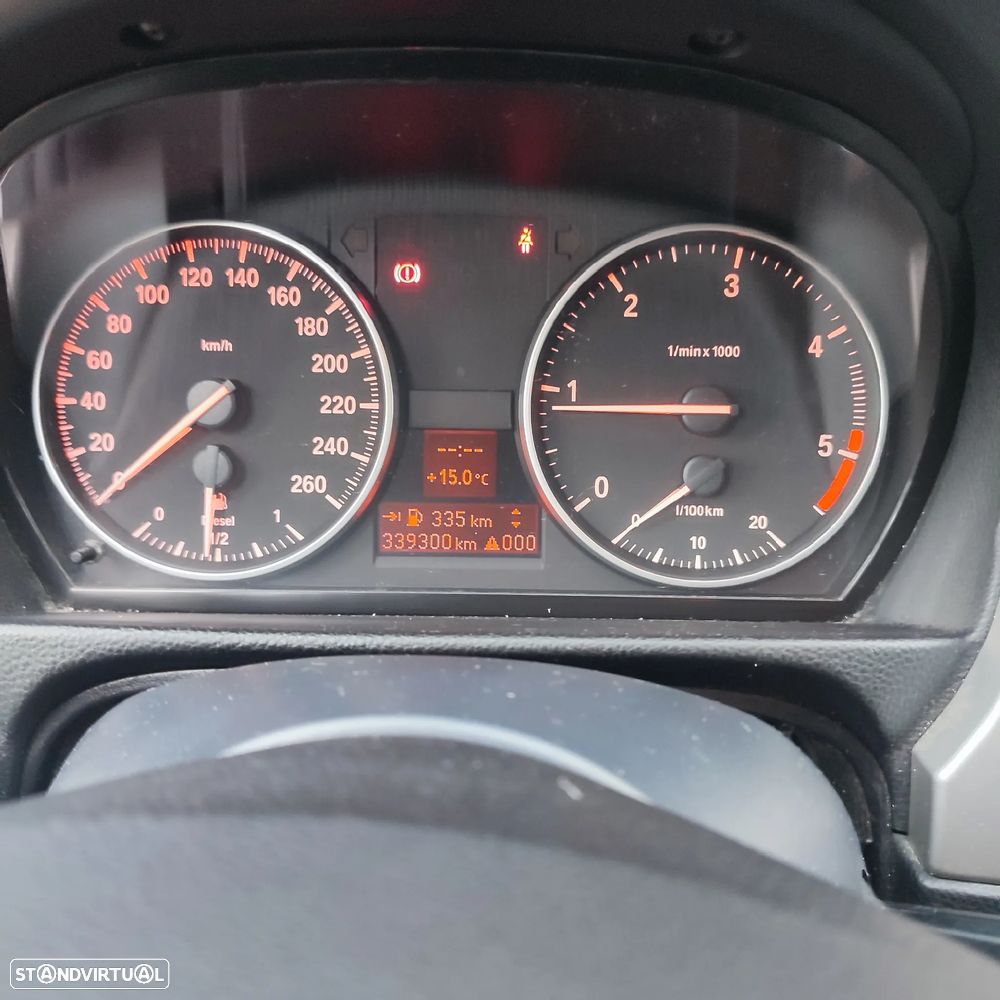 BMW 320 d Dynamic - 9