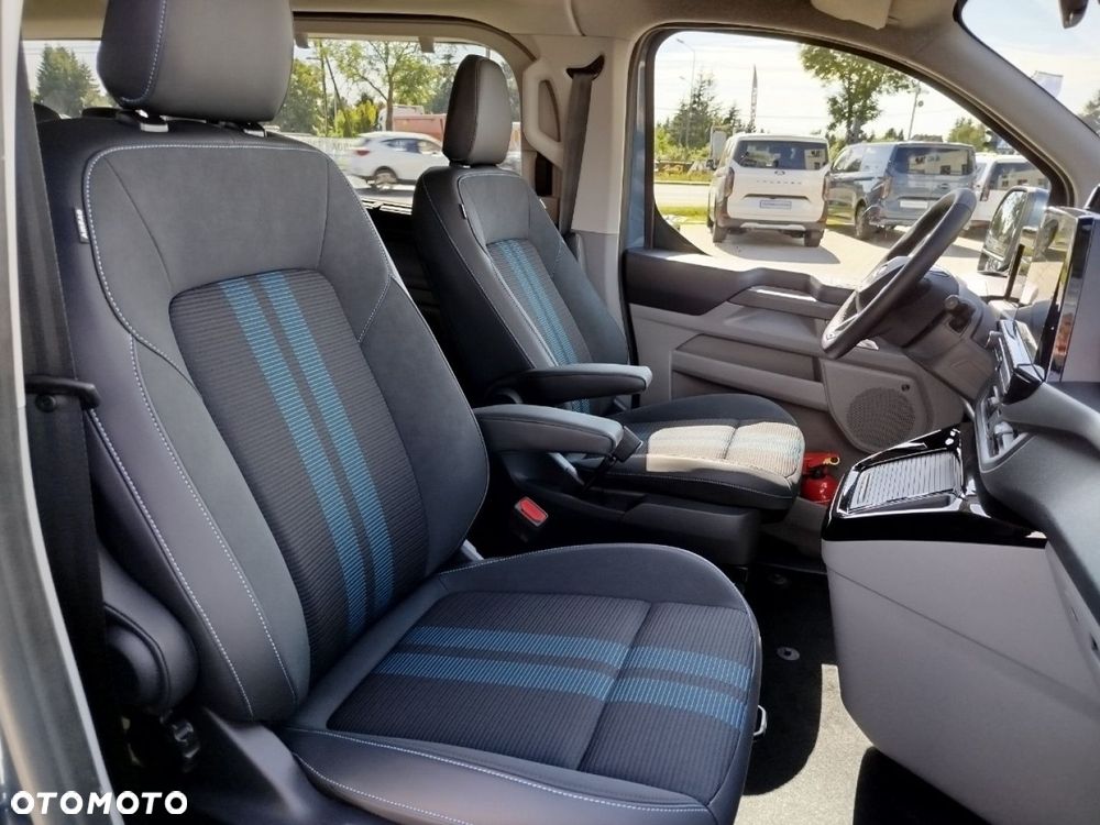 Ford Tourneo Custom - 19