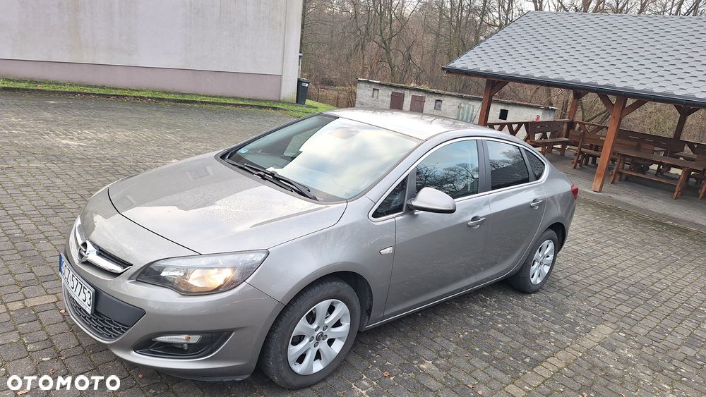 Opel Astra 1.4 T Executive EU6 - 5