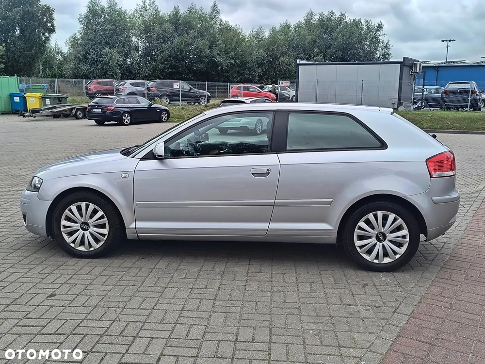 Audi A3 2.0 FSI Ambition - 4