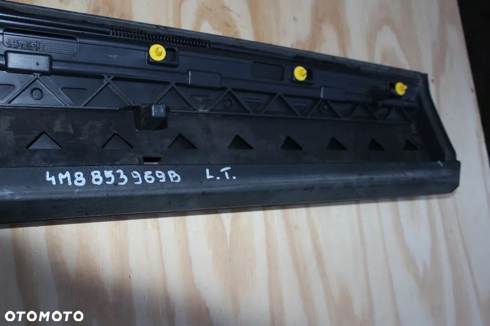 LISTWA DRZWI LEWA TYLNA AUDI SQ8 Q8 S-LINE 4M8853969B 2020 - 7