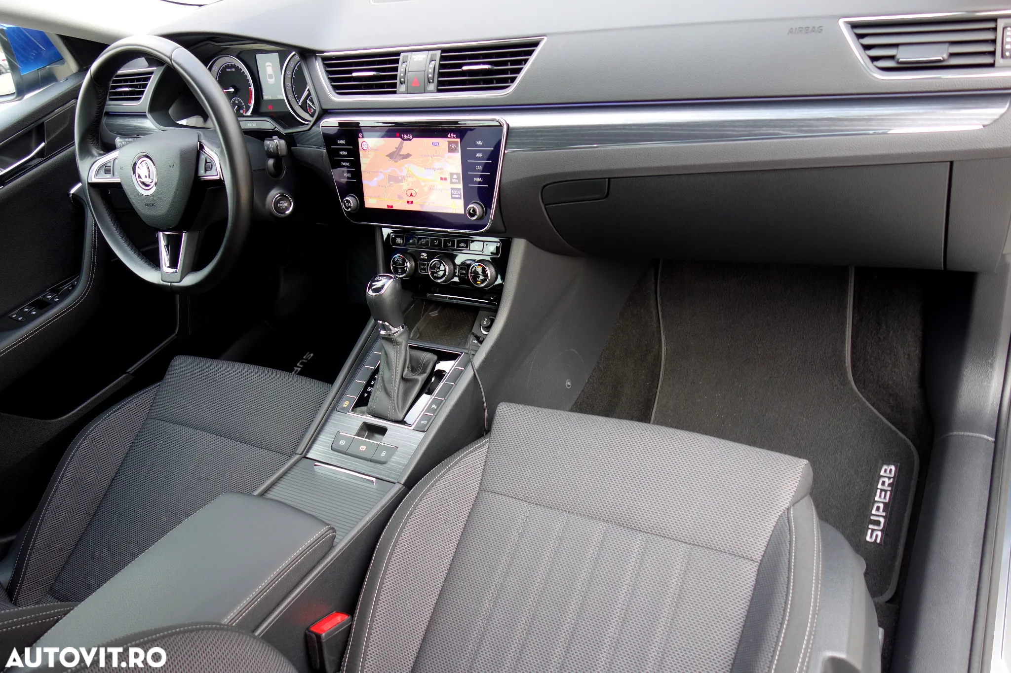 Skoda Superb 2.0 TDI DSG Ambition - 28
