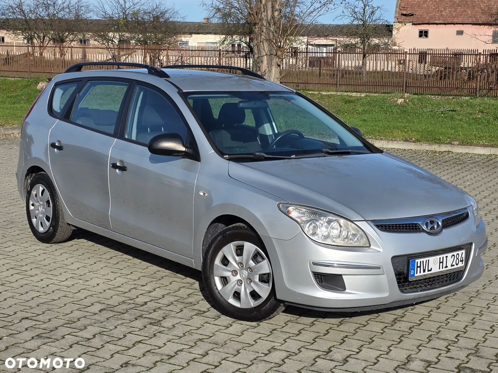 Hyundai i30 i30cw 1.6 blue Comfort - 2