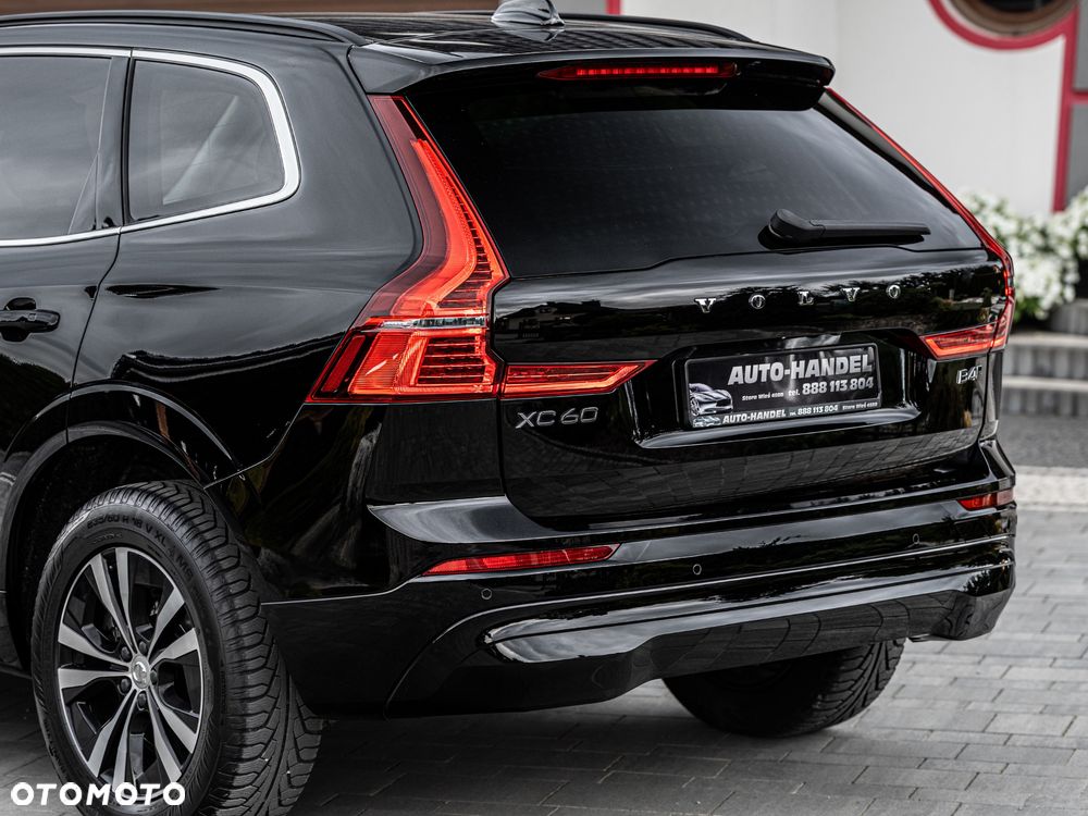Volvo XC 60 B4 D AWD Geartronic Momentum Pro - 17