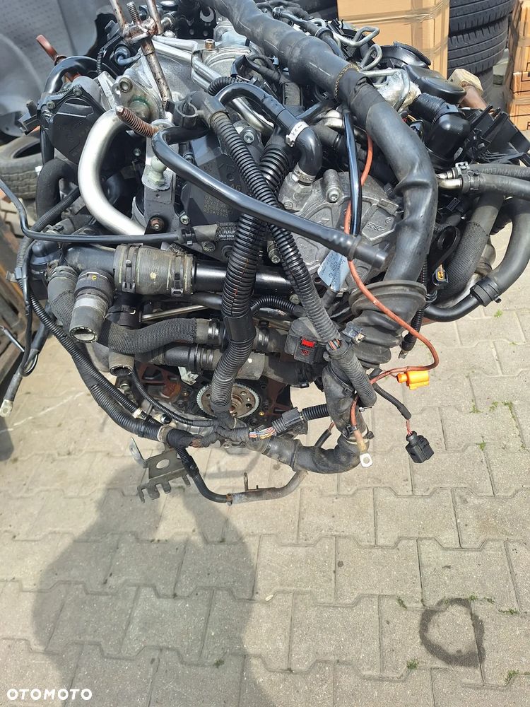 SILNIK KOMPLETNY CAG 2.0 TDI - A4 B8 - 4