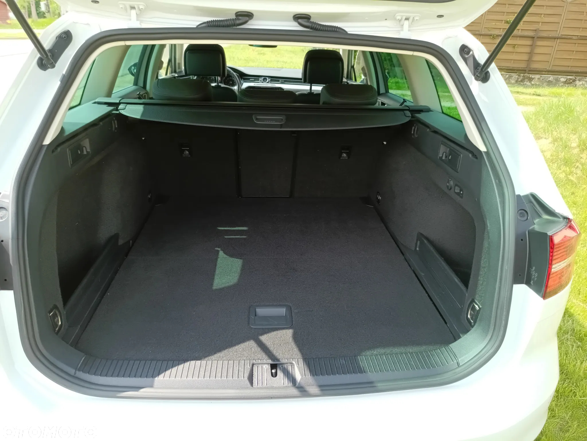 Volkswagen Passat - 38