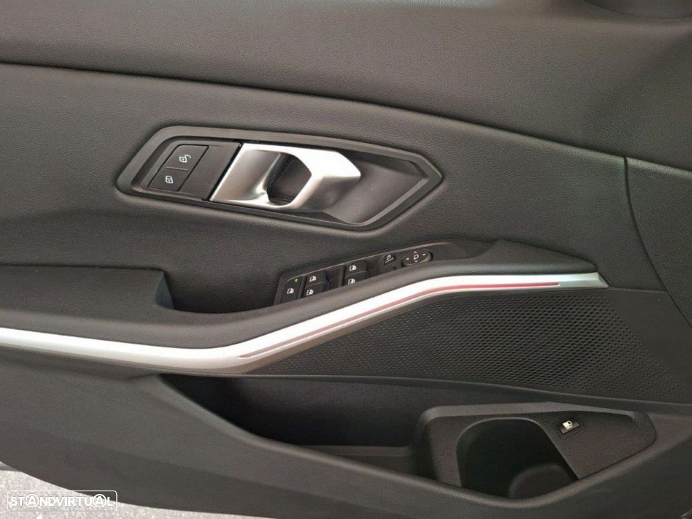 BMW 320 e Pack Desportivo M Auto - 18