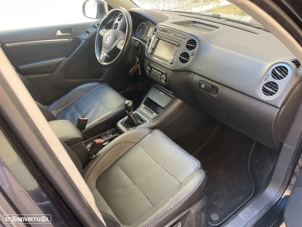 VW Tiguan 2.0 TDi Sport BlueMotion - 12