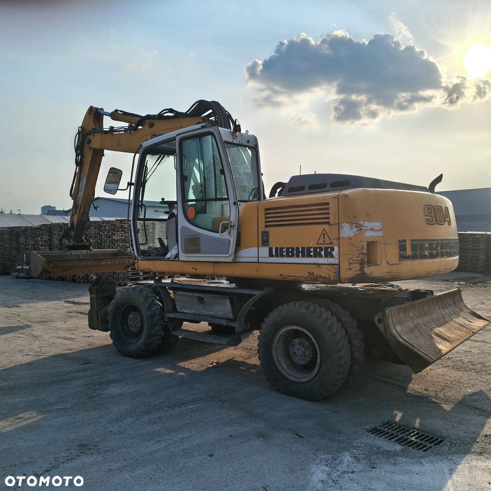 Liebherr 904C - 4