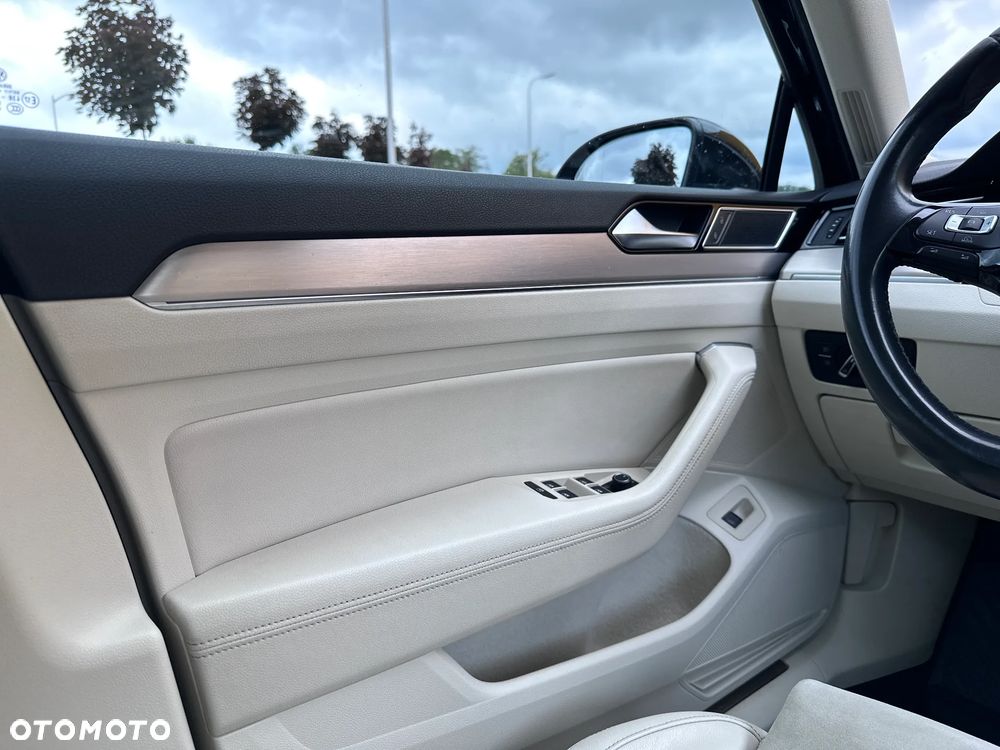 Volkswagen Passat 2.0 TDI BMT Highline DSG - 30