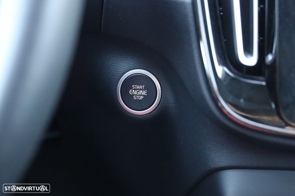 Volvo XC 40 2.0 B4 Inscription - 17