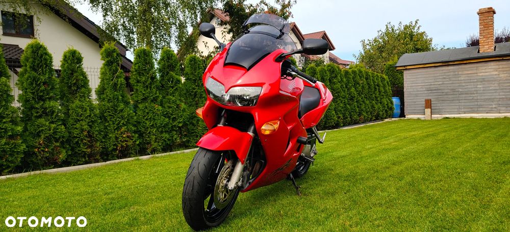 Honda VFR - 2