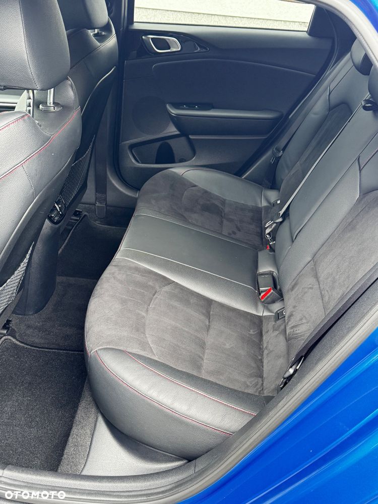 Kia ProCeed 1.6 T-GDI GT DCT - 12
