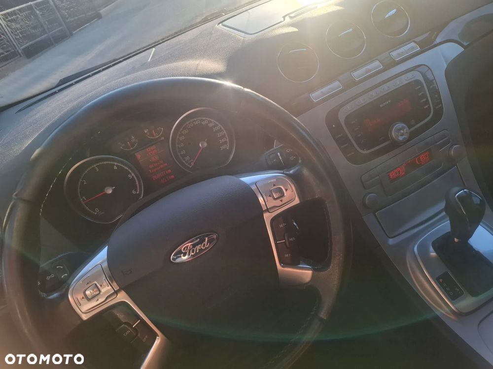 Ford Galaxy 2.0 TDCi Ghia - 4
