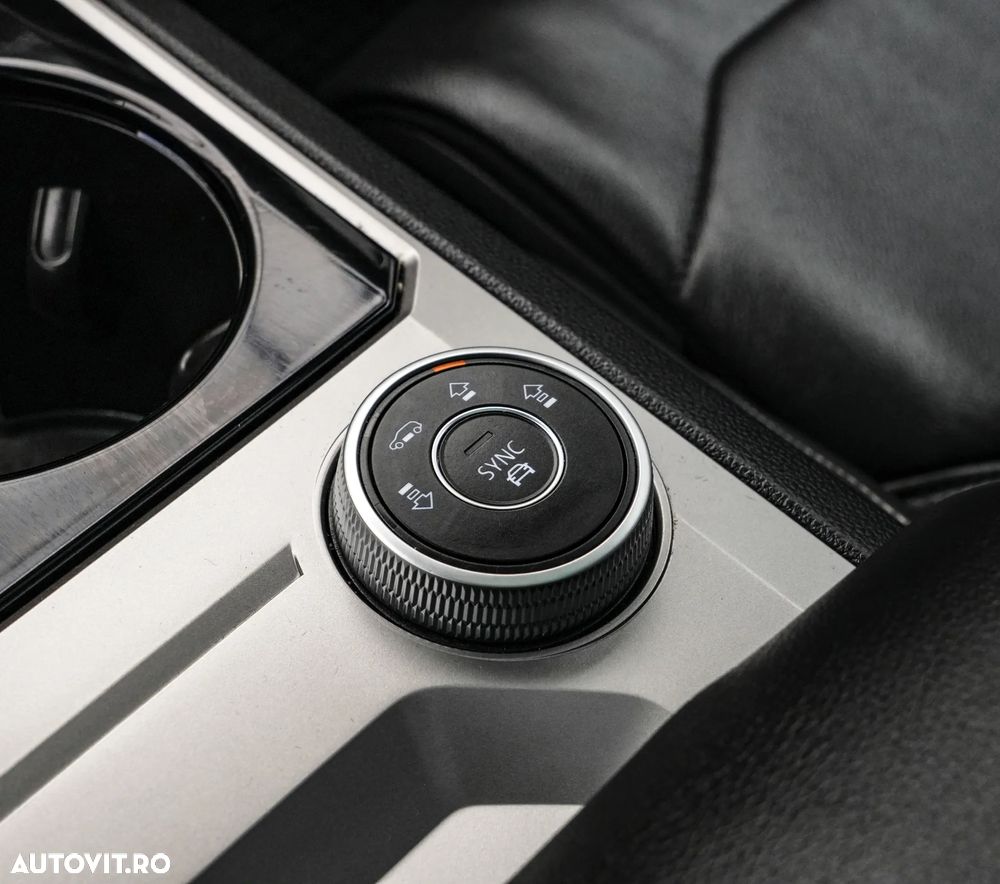 Volkswagen Touareg 3.0 V6 TDI 4Motion DPF Automatik R-Line - 28