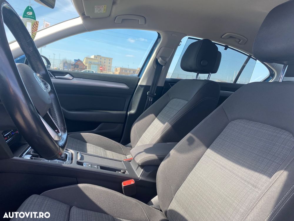 Volkswagen Passat 2.0 TDI SCR DSG Highline - 31
