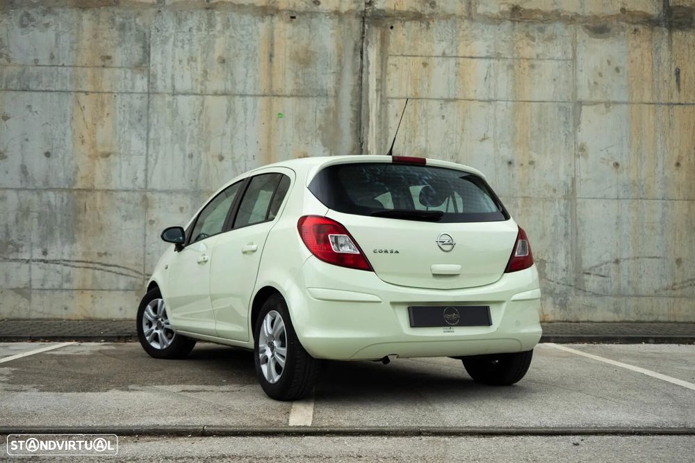 Opel Corsa 1.2 Cosmo - 2