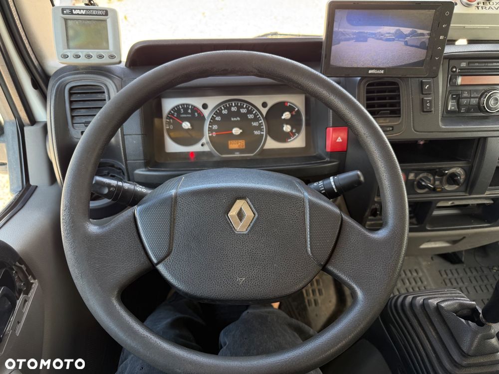 Renault Maxity - 21