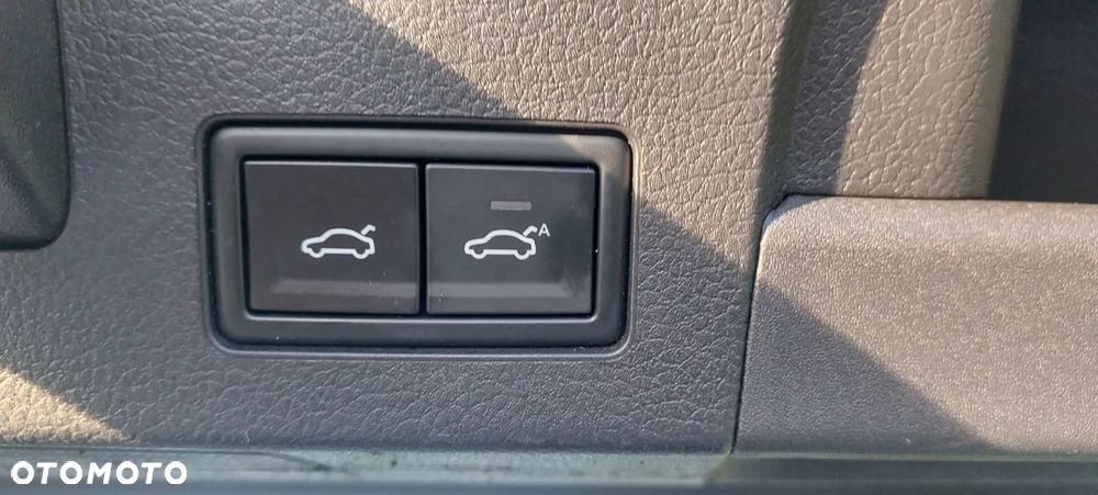 Volkswagen Arteon 2.0 TDI SCR DSG R-Line Edition - 26