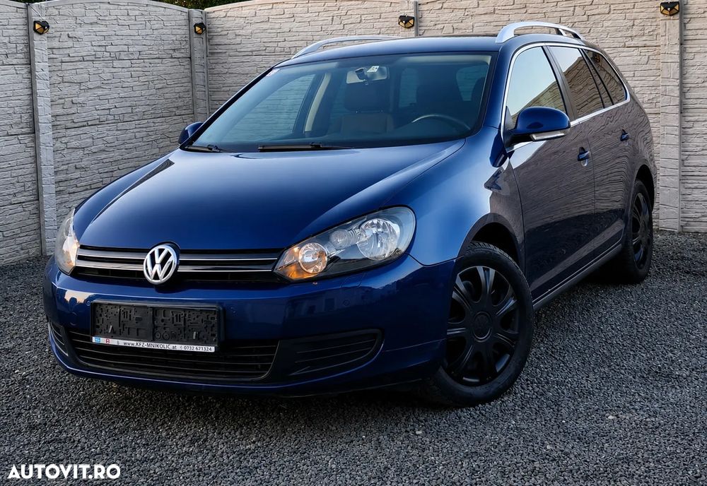 Volkswagen Golf - 1