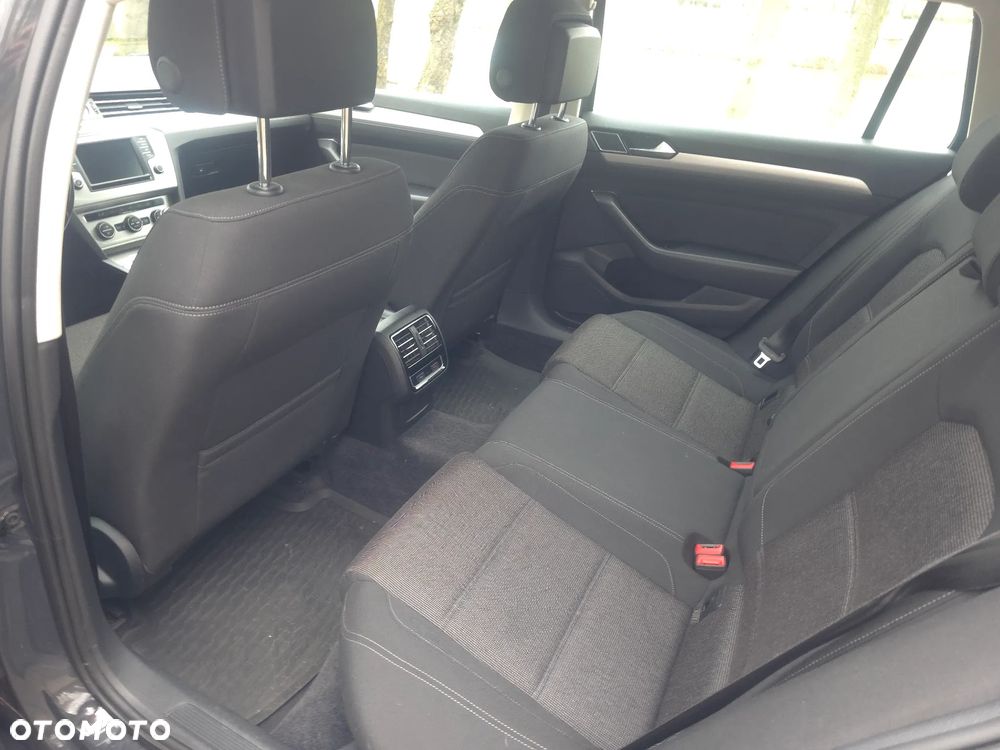 Volkswagen Passat Variant 1.6 TDI (BlueMotion Technology) Comfortline - 12
