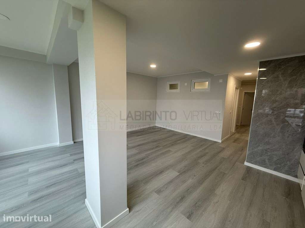 Vende-se T2 totalmente remodelado em Oeiras, a poucos minutos das P... - Grande imagem: 3/12