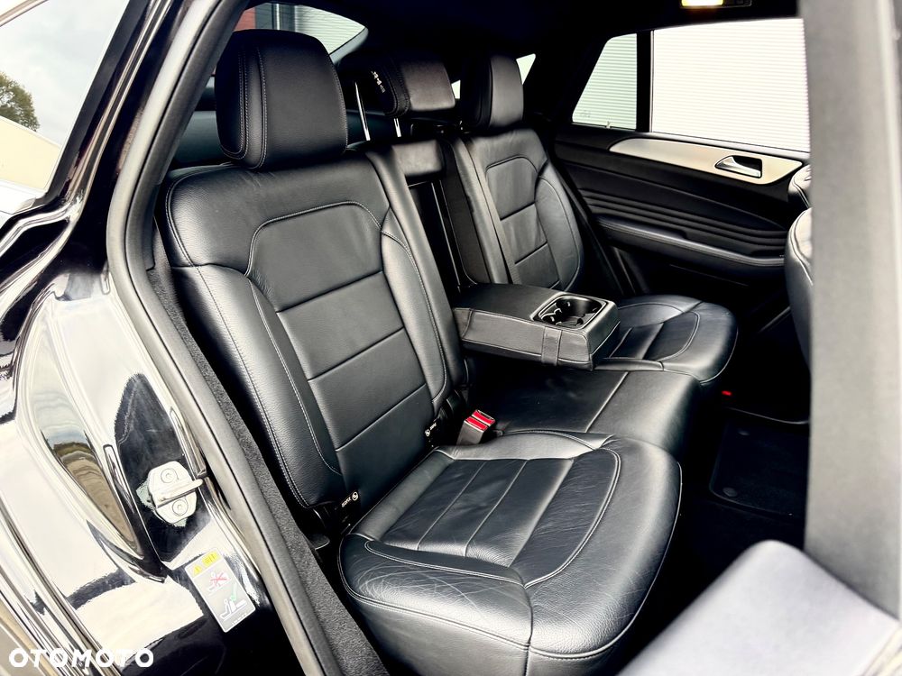 Mercedes-Benz GLE 400 4Matic 9G-TRONIC AMG Line - 33