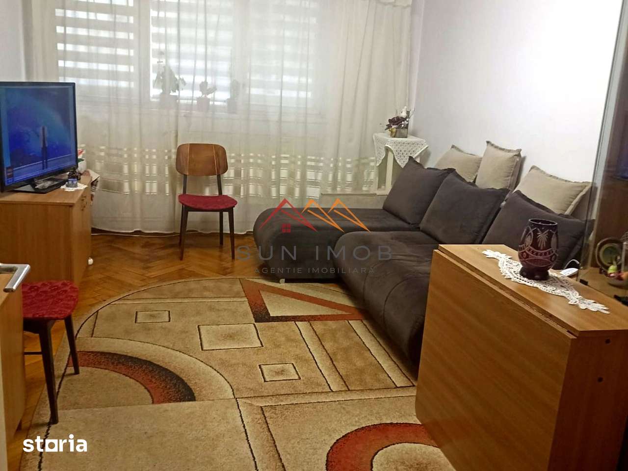 Apartament 3 camere - parter, Piața centrală - Câmpina — fotografia 2